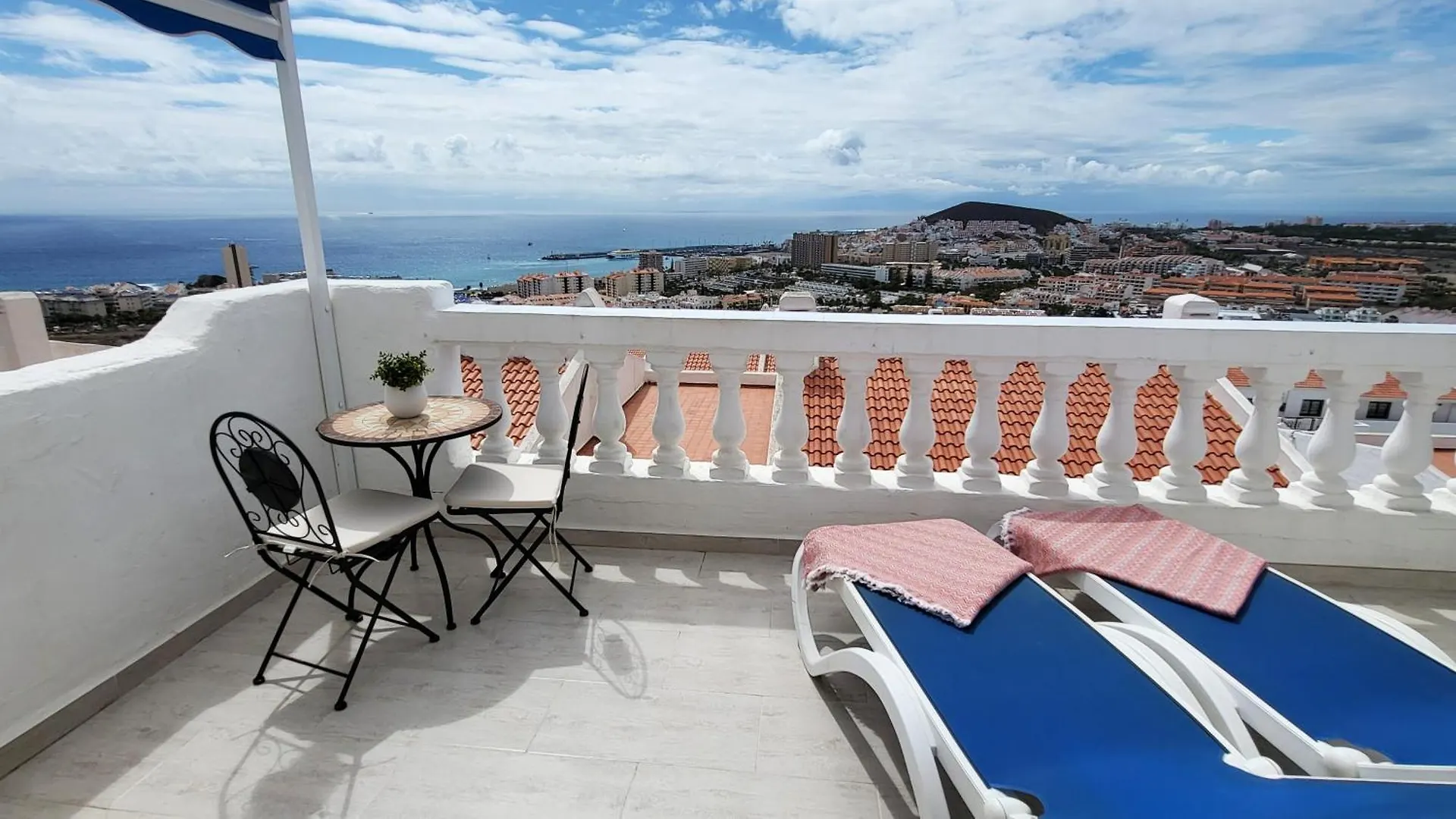 Discover Your Perfect Escape ! Арона Апартаменты