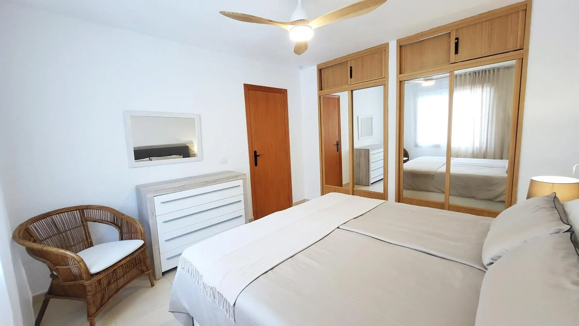 Discover Your Perfect Escape ! Arona
